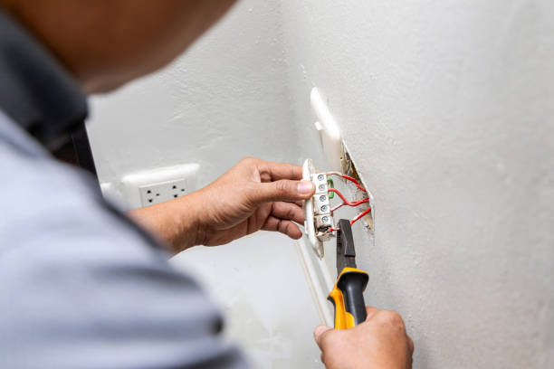 Best Circuit Breaker Repair  in Wyandanch, NY